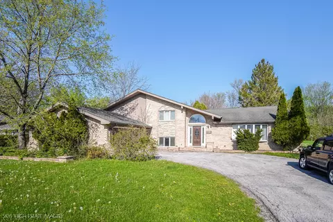 24615 S Mulberry Ln, Crete, IL 60417