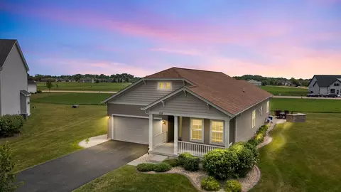 1218 Coolidge Ct, Sycamore, IL 60178