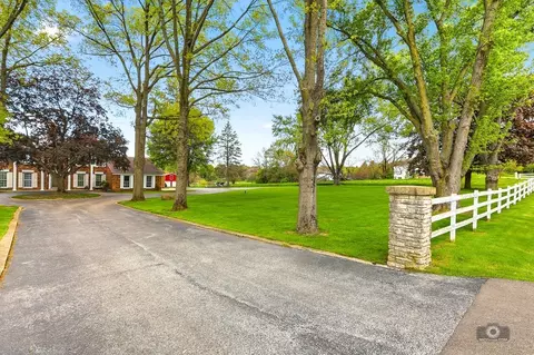 39 W093 Silver Glen Rd, Saint Charles, IL 60175
