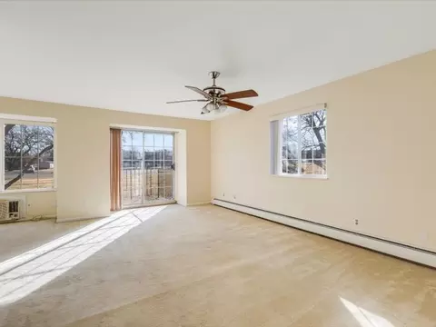 Living - 706 Kiwanis Dr #4, Freeport, IL 61032 photo 1 of 5
