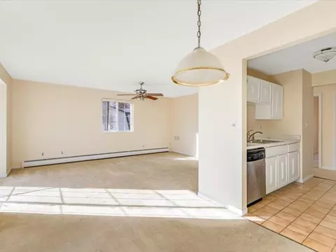Living - 706 Kiwanis Dr #4, Freeport, IL 61032 photo 5 of 5