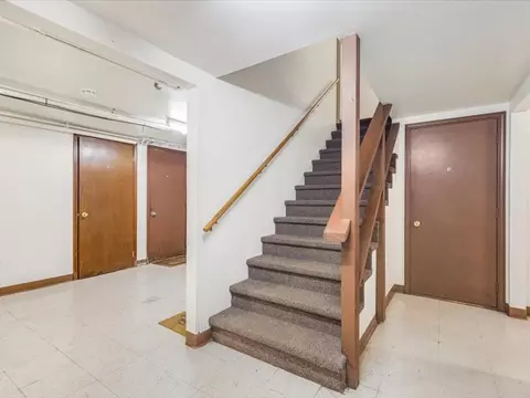 Entry Way - 706 Kiwanis Dr #4, Freeport, IL 61032 photo 4 of 4
