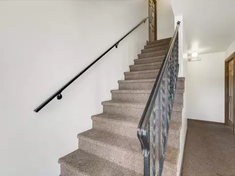 Entry Way - 706 Kiwanis Dr #4, Freeport, IL 61032 photo 1 of 4
