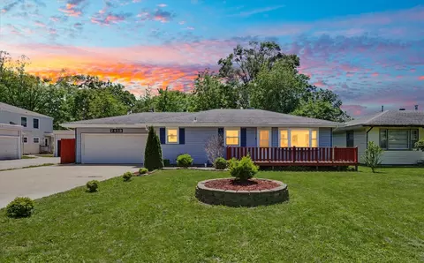 2409 W John St, Champaign, IL 61821