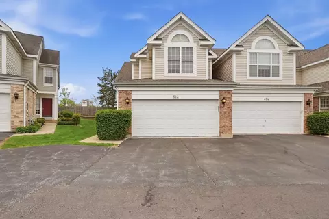 612 Citadel Dr, Westmont, IL 60559