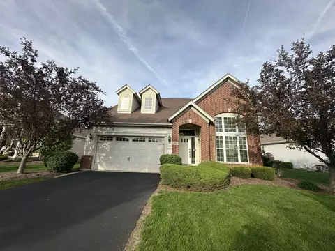 816 Colchester Dr, Oswego, IL 60543