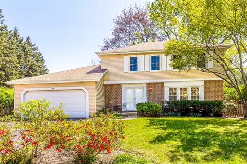 505 Fairlawn Ave, Libertyville, IL 60048