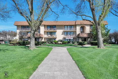 15249 Catalina Dr #1N, Orland Park, IL 60462