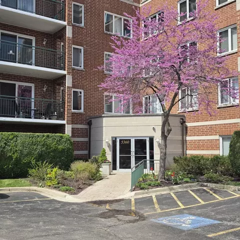 5360 N Lowell Ave #510, Chicago, IL 60630