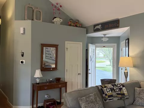 Entry Way - 1733 Portsmith Ct, Bartlett, IL 60103 photo 1 of 2