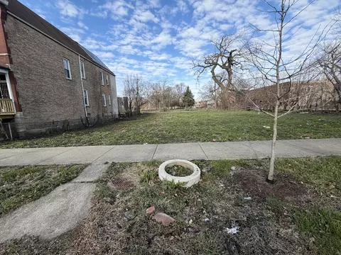 6404 S May St, Chicago, IL 60621