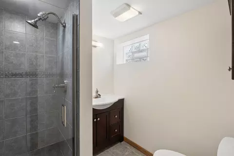Bath - 3500 S Lowe Ave, Chicago, IL 60609 photo 2 of 2