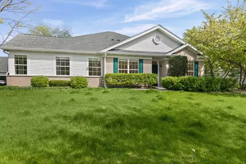 104 Enfield Ln, Grayslake, IL 60030