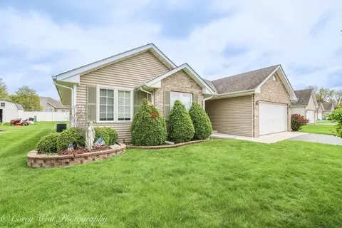 2436 Kristi Ln, Rockford, IL 61102