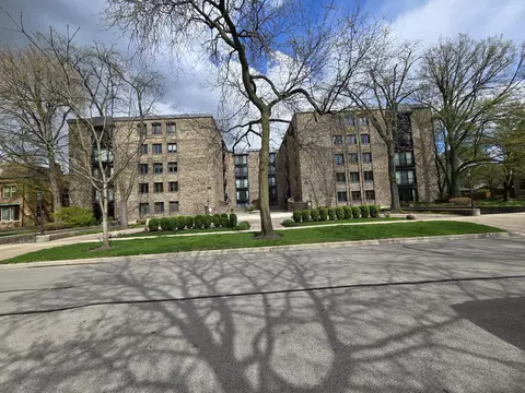 1005 Bonnie Brae Pl #5F, River Forest, IL 60305