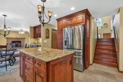 Kitchen - 5205 Brookshire Estates Dr, Plainfield, IL 60586 photo 4 of 6