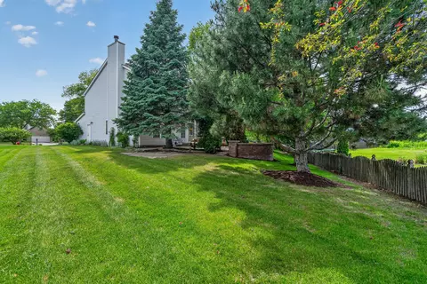 Exterior - 5205 Brookshire Estates Dr, Plainfield, IL 60586 photo 5 of 22