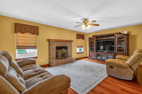 Living - 5205 Brookshire Estates Dr, Plainfield, IL 60586 photo 1 of 3
