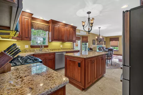 Kitchen - 5205 Brookshire Estates Dr, Plainfield, IL 60586 photo 6 of 6