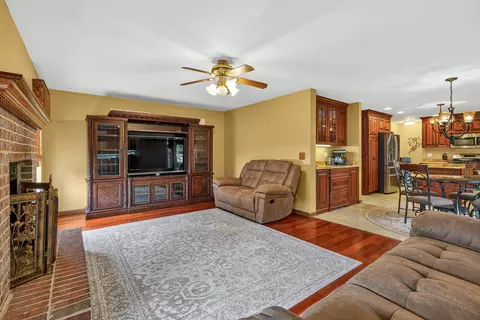 Living - 5205 Brookshire Estates Dr, Plainfield, IL 60586 photo 2 of 3