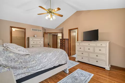 Bedroom - 5205 Brookshire Estates Dr, Plainfield, IL 60586 photo 2 of 4