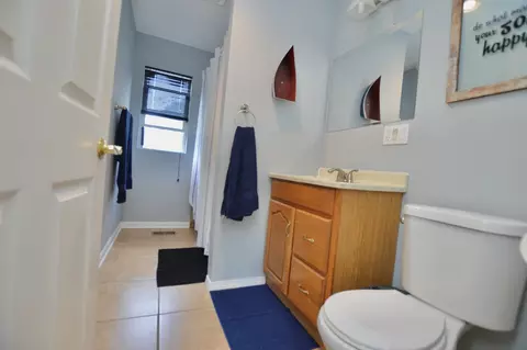 Bath - 3204 Hunter Path St, Mchenry, IL 60050 photo 2 of 2