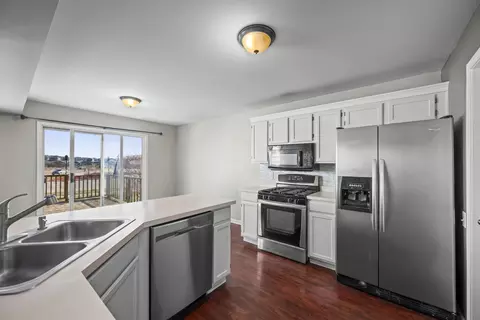 Kitchen - 1299 Summersweet Ln, Bartlett, IL 60103 photo 2 of 3