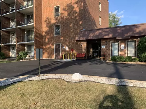 255 S West Ave S #403, Elmhurst, IL 60126