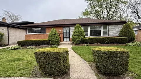 9527 Lowell Ave, Skokie, IL 60076
