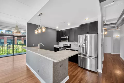 Kitchen - 920 W Madison St #B4, Chicago, IL 60607 photo 1 of 4