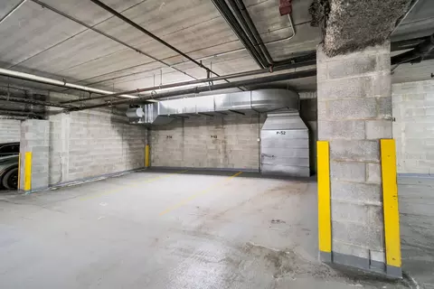 Exterior - 920 W Madison St #B4, Chicago, IL 60607 photo 5 of 5