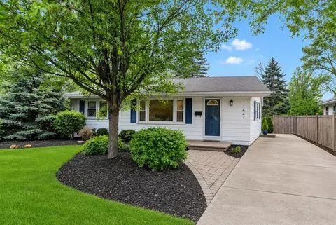 1441 N Eagle St, Naperville, IL 60563