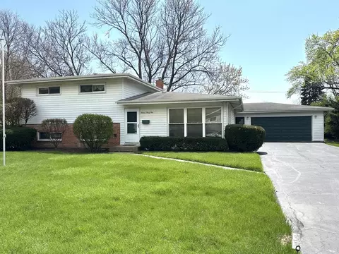 1631 Garand Dr, Deerfield, IL 60015