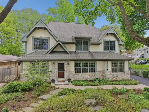 512 Oak St, Libertyville, IL 60048