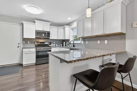 Kitchen - 300 Arrowhead Dr, Minooka, IL 60447 photo 3 of 3