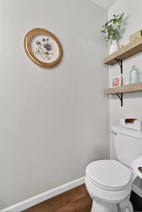 Bath - 300 Arrowhead Dr, Minooka, IL 60447 photo 3 of 3