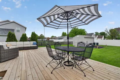 Exterior - 300 Arrowhead Dr, Minooka, IL 60447 photo 10 of 15