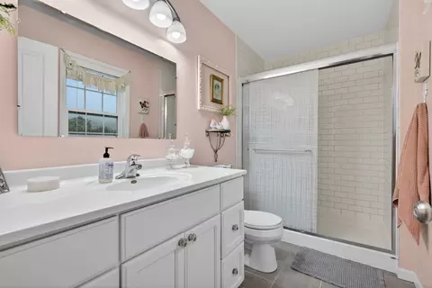 Bath - 300 Arrowhead Dr, Minooka, IL 60447 photo 1 of 3