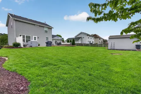 Exterior - 300 Arrowhead Dr, Minooka, IL 60447 photo 4 of 15