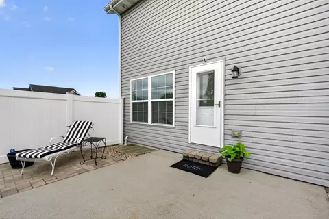 Exterior - 300 Arrowhead Dr, Minooka, IL 60447 photo 14 of 15