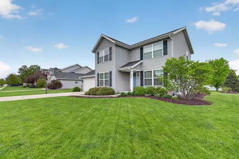 Exterior - 300 Arrowhead Dr, Minooka, IL 60447 photo 2 of 15