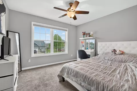 Bedroom - 300 Arrowhead Dr, Minooka, IL 60447 photo 4 of 7