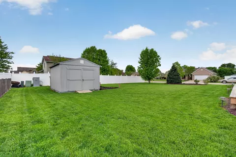 Exterior - 300 Arrowhead Dr, Minooka, IL 60447 photo 7 of 15