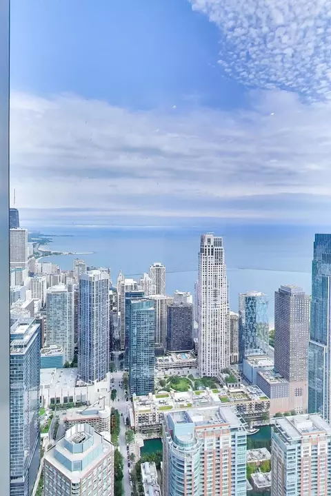 View/Area - 363 E Wacker Dr #7301, Chicago, IL 60601 photo 2 of 9
