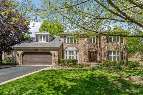 495 Prairie Knoll Dr, Naperville, IL 60565