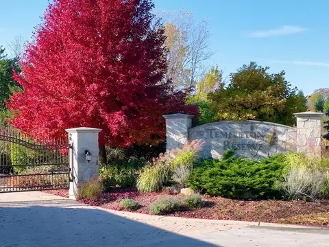 20 Keller Ln, Oak Brook, IL 60523