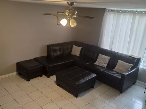 Living - 2129 Ash St #G, Des Plaines, IL 60018 photo 2 of 2