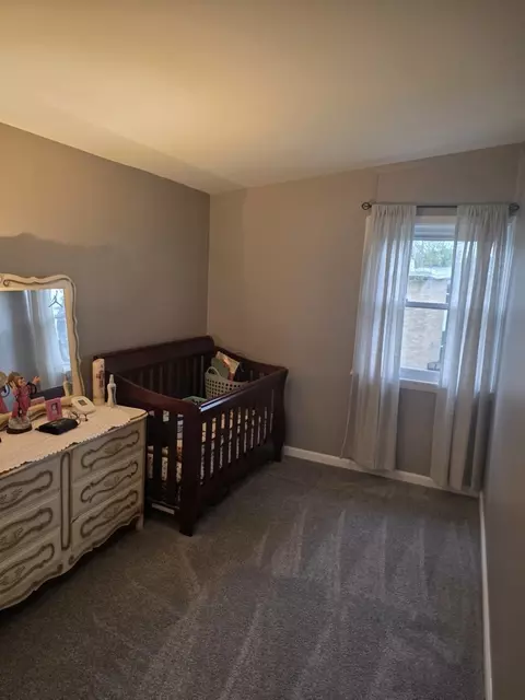 Bedroom - 2129 Ash St #G, Des Plaines, IL 60018 photo 5 of 7