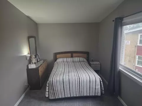Bedroom - 2129 Ash St #G, Des Plaines, IL 60018 photo 1 of 7