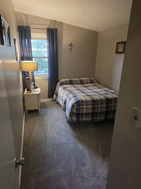 Bedroom - 2129 Ash St #G, Des Plaines, IL 60018 photo 3 of 7